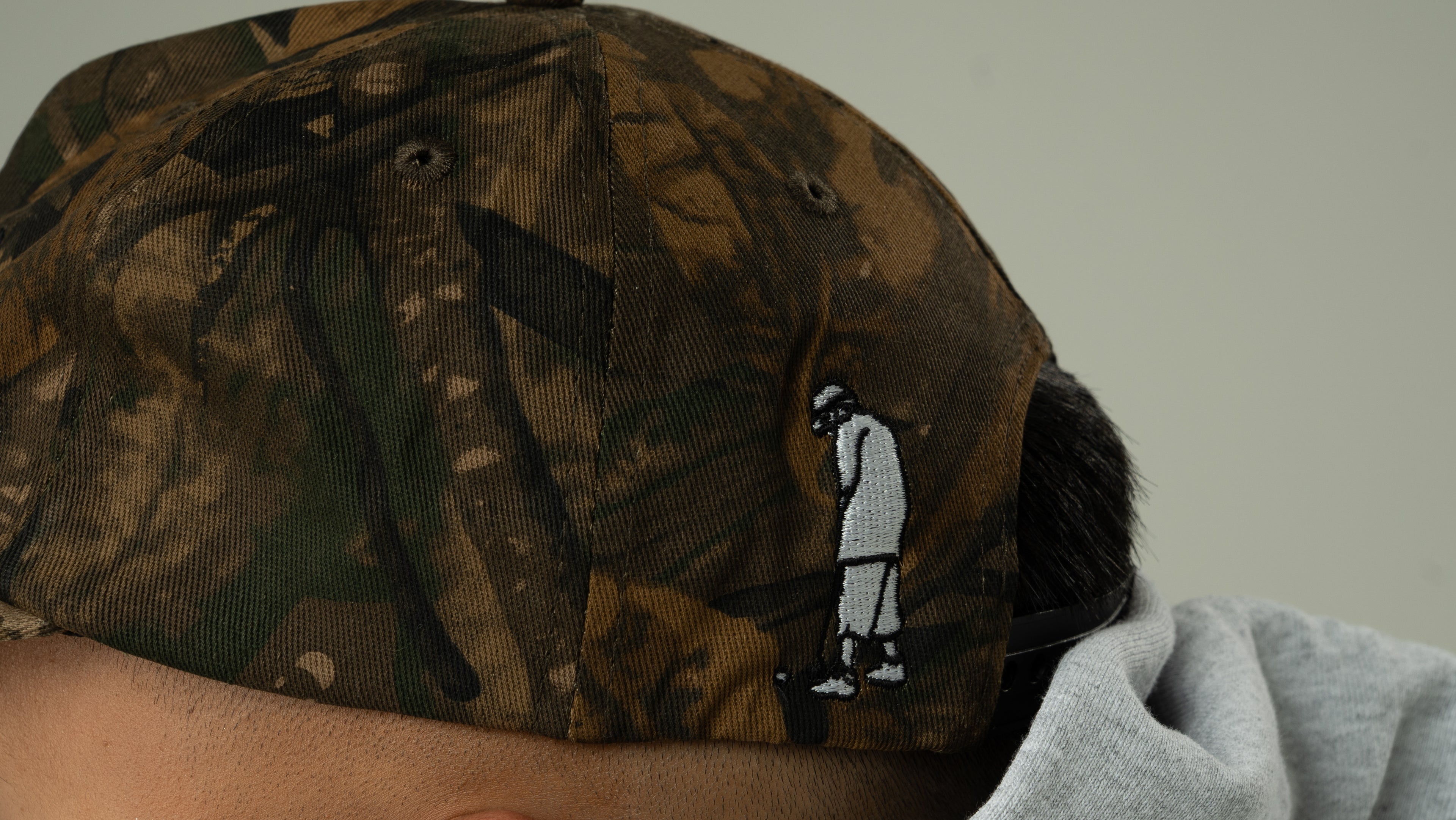 Paré Camo Snapback Hat