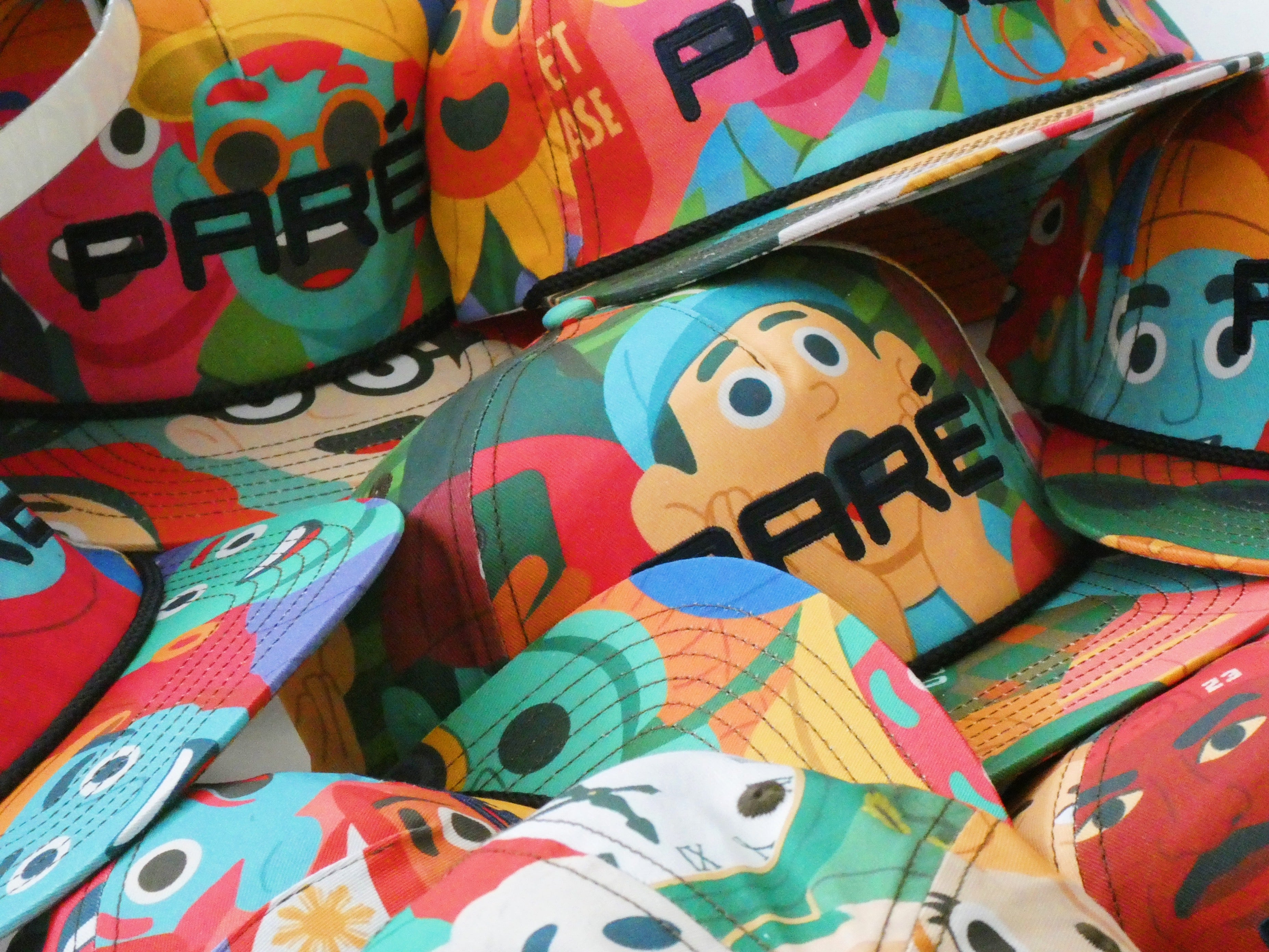 Paré "Faces" Rope Hat