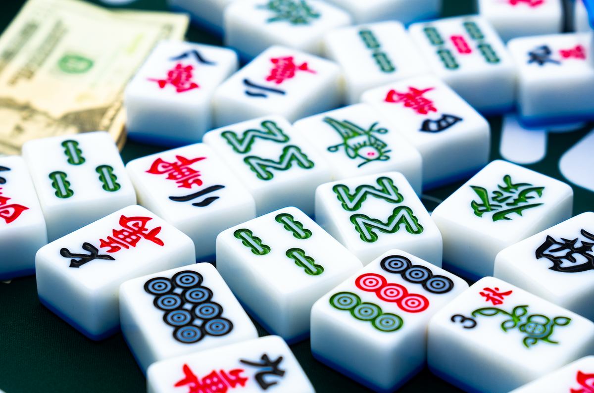 Paré x Minted Greens Mahjong Set